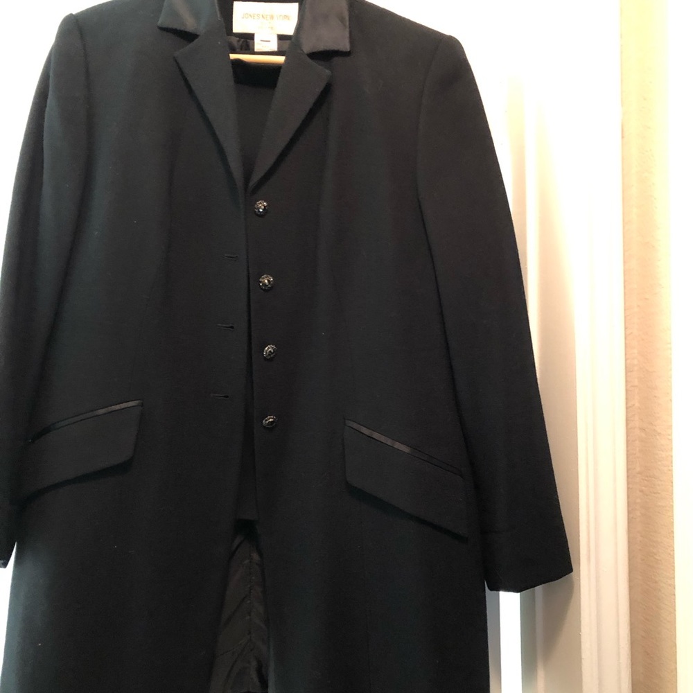Jones of New York suit